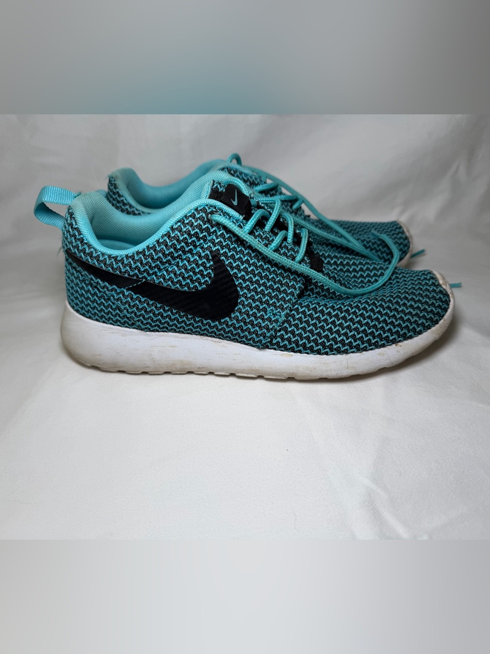 Nike Blue/Teal and Black Knit Sneakers